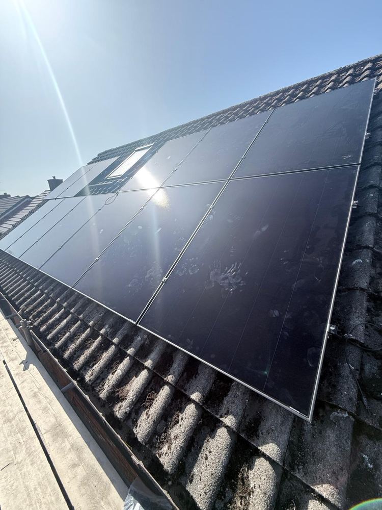 Full-width array, sleek finish, photo 2 of 4