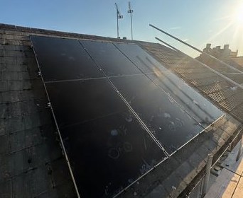 Slate roof with battery storage, photo 2 of 4
